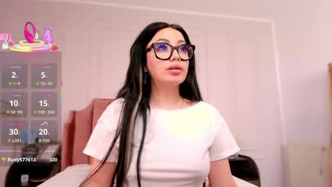 Lisa online show from April 2, 9:05 am