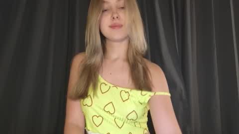  Chloe and Kate  online show from September 19, 10:57 pm