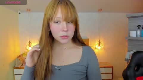  K I T T  Y  online show from October 4, 12:47 pm