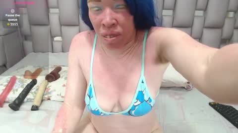 kittywhiteass online show from September 17, 2:59 am