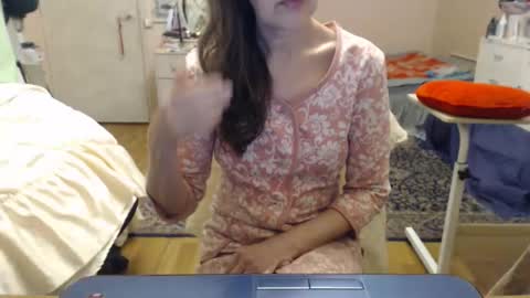 KiuminBerry online show from November 16, 12:40 pm