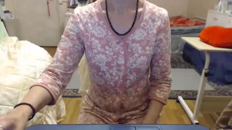 KiuminBerry online show from November 30, 5:31 pm