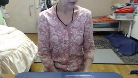 Snapshot of kiuminberry chatting on October 23, 11:01 am KiuminBerry online show from October 23, 11:01 am