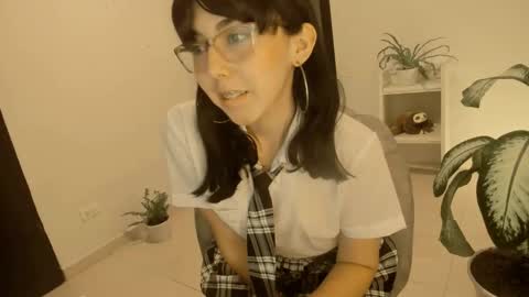 Little piece of fruit online show from January 9, 4:08 am