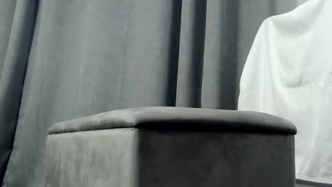 kiwibulge123 online show from March 18, 8:09 am