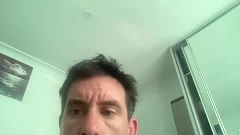 Snapshot of kiwibuzzer chatting on October 26, 7:53 am Champ online show from October 26, 7:53 am