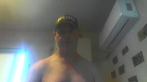 kiwiguy19773 online show from January 18, 11:58 pm