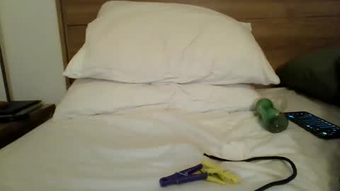 Snapshot of kiwioncam25 chatting on September 12, 9:22 am kiwioncam25 online show from September 12, 9:22 am