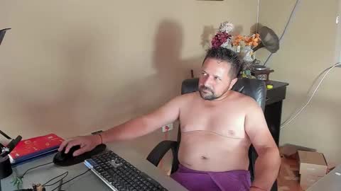 Snapshot of klarck_ chatting on October 12, 8:32 pm Klarck online show from October 12, 8:32 pm