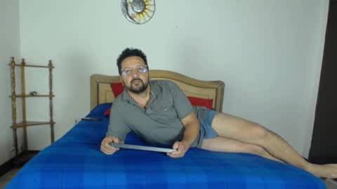 Snapshot of klarck_ chatting on February 11, 8:10 pm Klarck online show from February 11, 8:10 pm