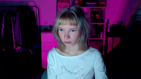 Snapshot of klares_wasser chatting on October 14, 12:19 pm Klares online show from October 14, 12:19 pm