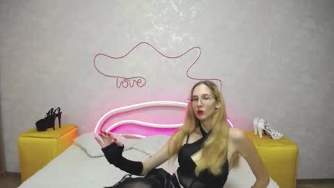 Klary online show from September 26, 7:05 am