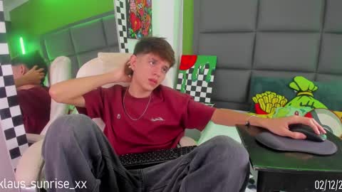 KLAUS online show from December 3, 4:20 am