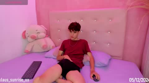 KLAUS online show from December 5, 7:10 am