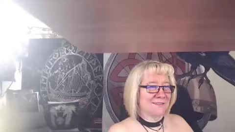 Snapshot of kleiner_teufel chatting on February 12, 5:58 pm Michelle online show from February 12, 5:58 pm