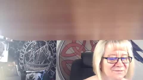 Snapshot of kleiner_teufel chatting on March 7, 7:52 am Michelle online show from March 7, 7:52 am