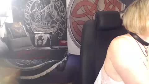 Snapshot of kleiner_teufel chatting on February 25, 8:03 am Michelle online show from February 25, 8:03 am