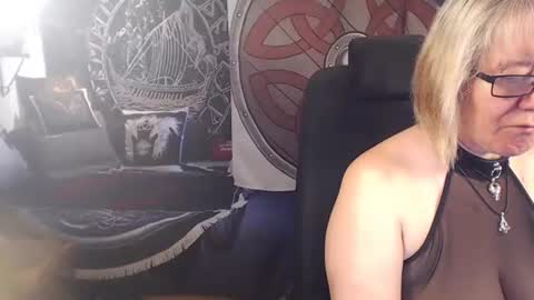 Snapshot of kleiner_teufel chatting on March 4, 8:02 am Michelle online show from March 4, 8:02 am