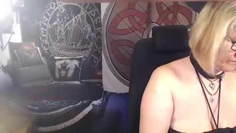 Snapshot of kleiner_teufel chatting on March 12, 12:26 pm Michelle online show from March 12, 12:26 pm