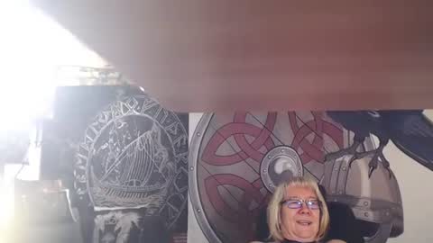 Snapshot of kleiner_teufel chatting on February 18, 5:53 pm Michelle online show from February 18, 5:53 pm