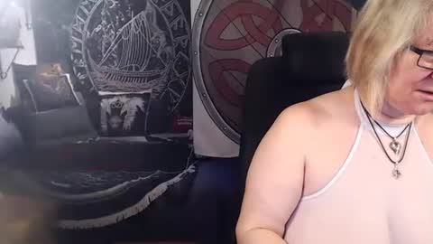 Snapshot of kleiner_teufel chatting on February 27, 7:41 am Michelle online show from February 27, 7:41 am