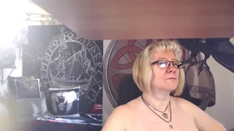 Snapshot of kleiner_teufel chatting on February 12, 1:59 pm Michelle online show from February 12, 1:59 pm