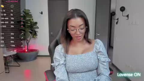 Snapshot of kleogold_1 chatting on January 30, 9:25 pm Christina online show from January 30, 9:25 pm