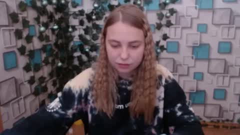 Snapshot of klerkarina chatting on December 4, 9:12 am klerkarina online show from December 4, 9:12 am