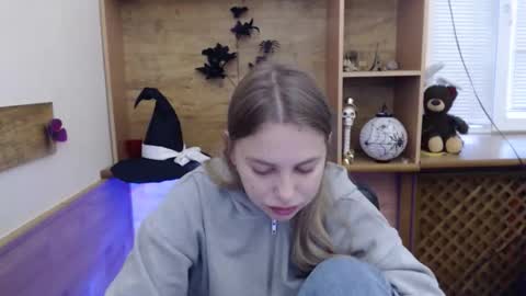 klerkarina online show from November 10, 6:27 am