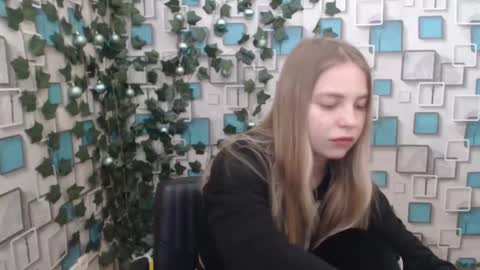 Snapshot of klerkarina chatting on January 20, 5:37 am klerkarina online show from January 20, 5:37 am
