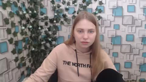 Snapshot of klerkarina chatting on January 21, 6:33 am klerkarina online show from January 21, 6:33 am