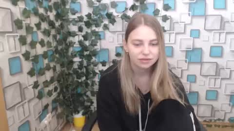 Snapshot of klerkarina chatting on February 20, 5:44 am klerkarina online show from February 20, 5:44 am