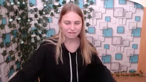 Snapshot of klerkarina chatting on December 8, 9:35 am klerkarina online show from December 8, 9:35 am