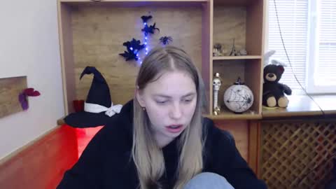 klerkarina online show from November 4, 6:15 am