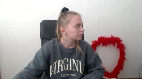 klerkarina online show from October 20, 7:35 am