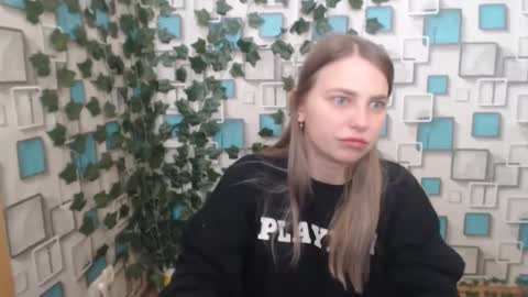 Snapshot of klerkarina chatting on February 21, 9:02 am klerkarina online show from February 21, 9:02 am