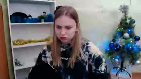 Snapshot of klerkarina chatting on December 9, 5:40 am klerkarina online show from December 9, 5:40 am