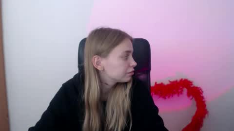 klerkarina online show from October 23, 8:05 am