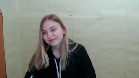 Snapshot of klerkarina chatting on December 3, 6:10 am klerkarina online show from December 3, 6:10 am