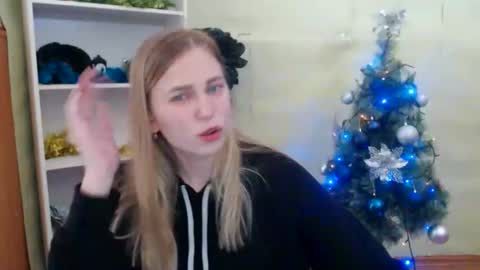 Snapshot of klerkarina chatting on December 3, 10:12 am klerkarina online show from December 3, 10:12 am