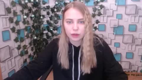 Snapshot of klerkarina chatting on December 5, 6:37 am klerkarina online show from December 5, 6:37 am