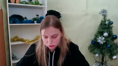 Snapshot of klerkarina chatting on December 6, 8:54 am klerkarina online show from December 6, 8:54 am