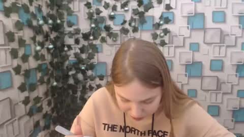 Snapshot of klerkarina chatting on January 18, 9:13 am klerkarina online show from January 18, 9:13 am
