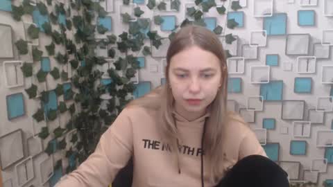 Snapshot of klerkarina chatting on February 8, 5:51 am klerkarina online show from February 8, 5:51 am