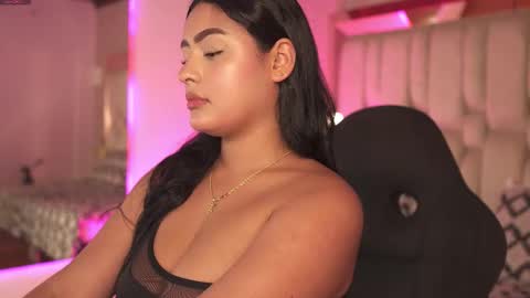   online show from November 24, 8:29 pm