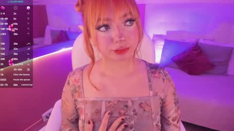 Snapshot of kloe_raize chatting on December 4, 9:29 pm Kloe online show from December 4, 9:29 pm