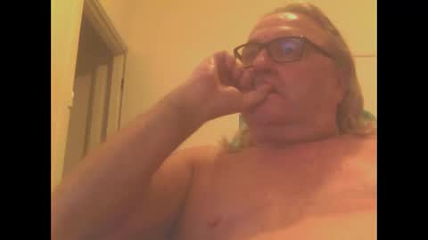Snapshot of knobout chatting on January 5, 1:04 pm knobout online show from January 5, 1:04 pm