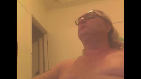 Snapshot of knobout chatting on December 2, 8:03 am knobout online show from December 2, 8:03 am