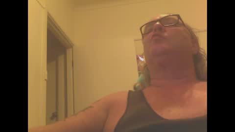 Snapshot of knobout chatting on December 4, 11:46 am knobout online show from December 4, 11:46 am