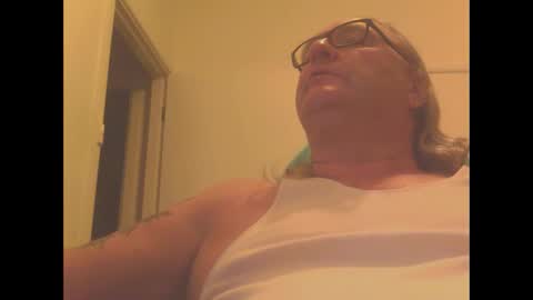 Snapshot of knobout chatting on February 17, 10:40 am knobout online show from February 17, 10:40 am